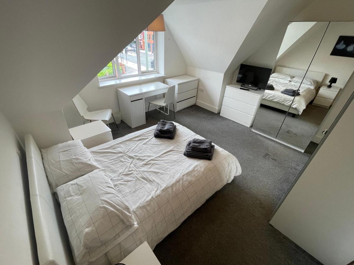 2 Bedroom 2 Bathroom Apartment 8 Including Free Parking Bromley Exterior photo