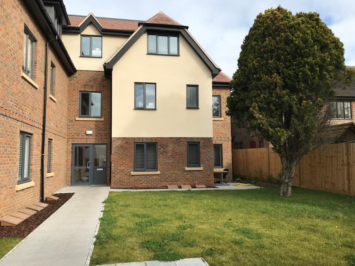 2 Bedroom 2 Bathroom Apartment 8 Including Free Parking Bromley Exterior photo